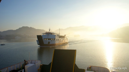 This is what can be seen, when docked to the West Lombok port in the morning :) This is what can be seen, when docked to the West Lombok port in the morning :)