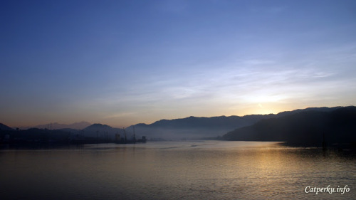 This kind of morning view can be viewed before the ferry boat docked at the Port of Lembar, West Lombok. You had to cross from Bali from the night before, or in the early morning (between 1:00 pm - 2:00 pm). It will be sleepy indeed, but you will not regret it. This kind of morning view can be viewed before the ferry boat docked at the Port of Lembar, West Lombok. You had to cross from Bali from the night before, or in the early morning (between 1:00 pm - 2:00 pm). It will be sleepy indeed, but you will not regret it.