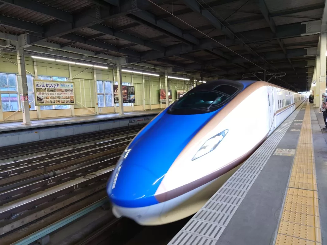 For those traveling by train, go to Numata Station on the JR Joetsu Line (take the Takasaki Line to Takasaki Station, then transfer to the Joetsu Line).