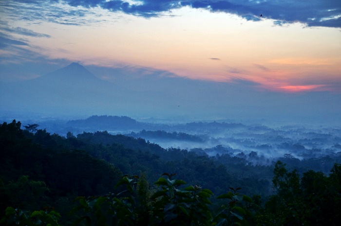 Unforgettable Sunrise At Punthuk Setumbu - idbackpacker.com